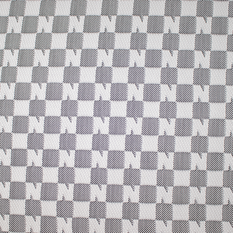 Polyester sofftyg